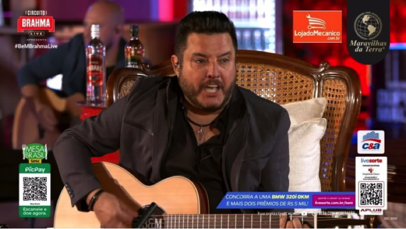 Cantor Bruno se apresenta em live patrocinada (Reprodução/Youtube)