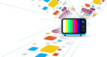 Brasileiros confiam mais em publicidade na TV e em caixas eletrônicos